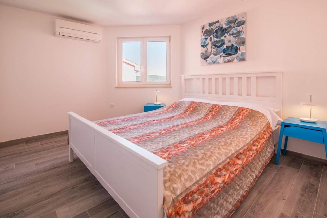 Apartman Zoe Vrbnik Exterior photo